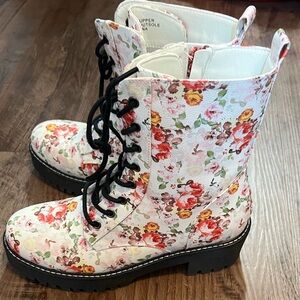 Floral combat boot
